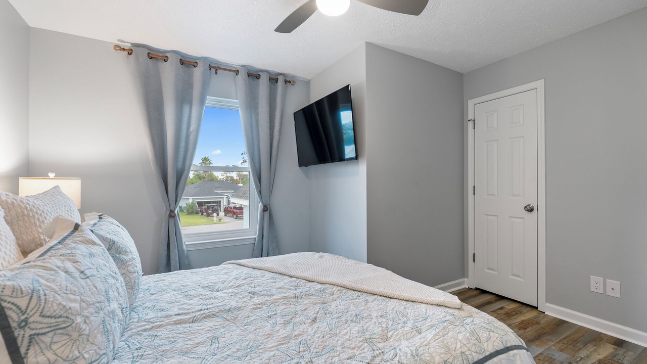 Photo of Bedroom in Upper Grand Lagoon