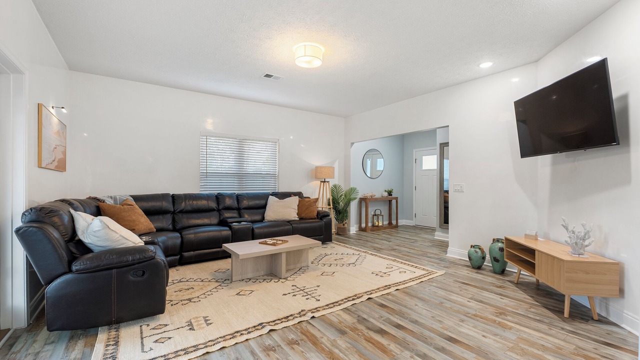 Photo of Livingroom in Upper Grand Lagoon