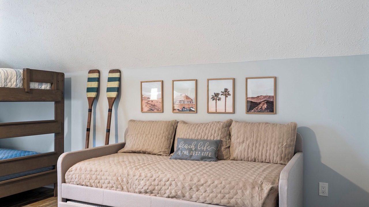 Photo of Bedroom in Upper Grand Lagoon