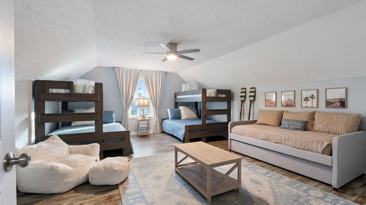 Photo of Bedroom in Upper Grand Lagoon