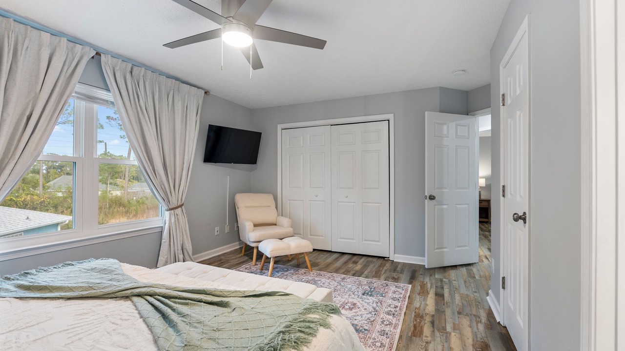 Photo of Bedroom in Upper Grand Lagoon