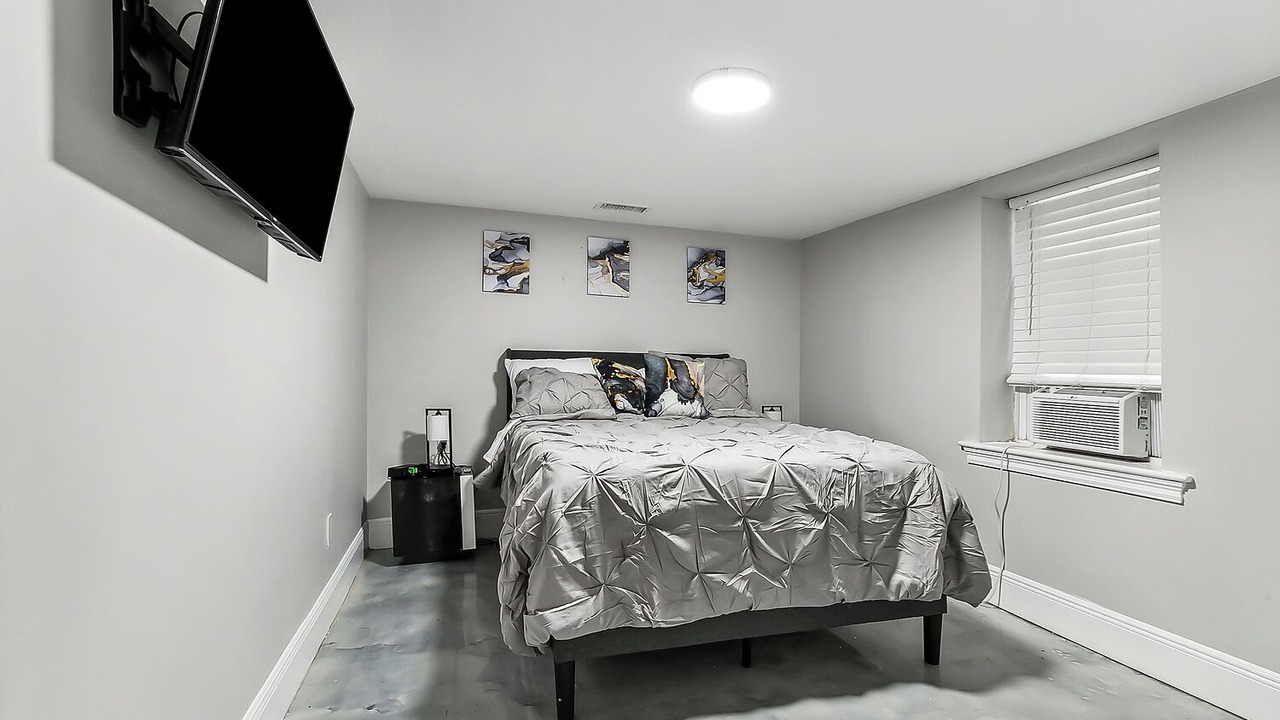 Photo of Bedroom in Algiers Point