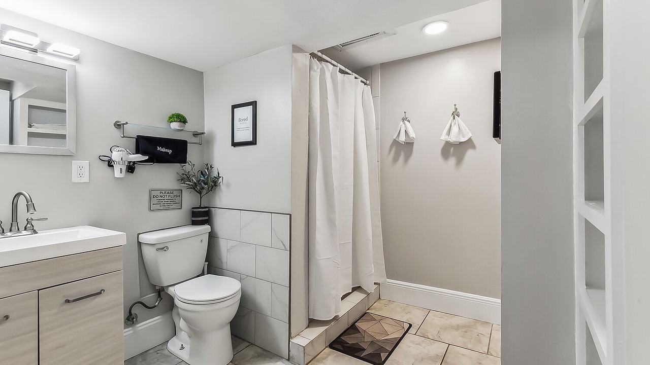 Photo of Bathroom in Algiers Point