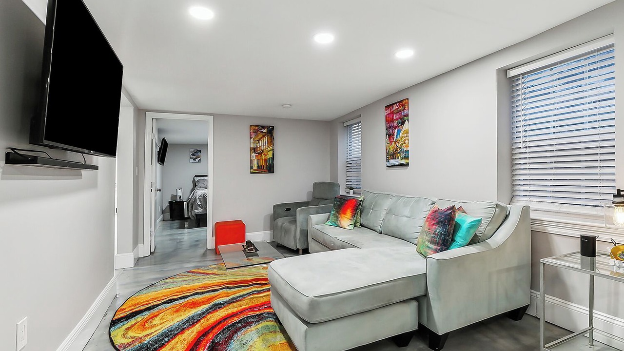 Photo of Livingroom in Algiers Point