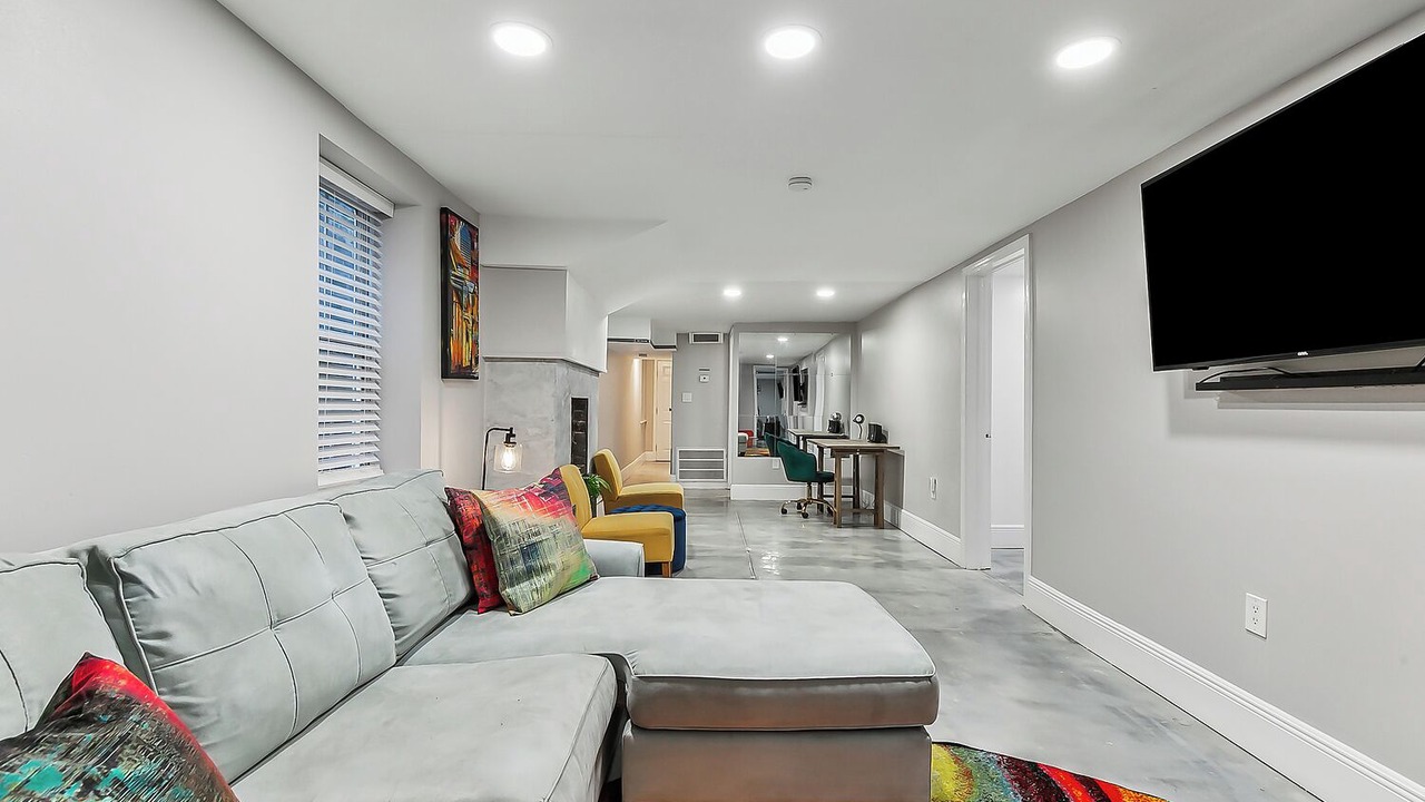 Photo of Livingroom in Algiers Point