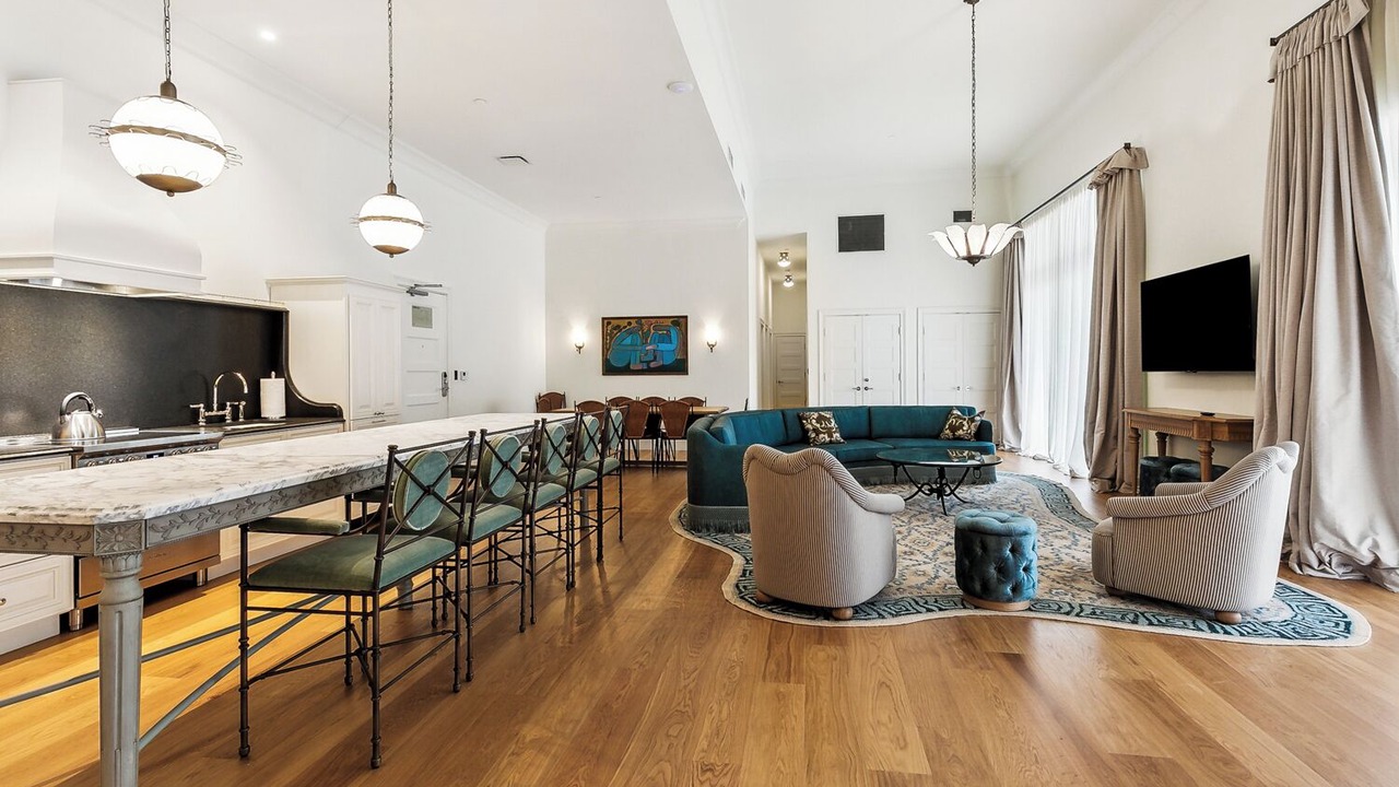 Photo of Livingroom in Central Business District