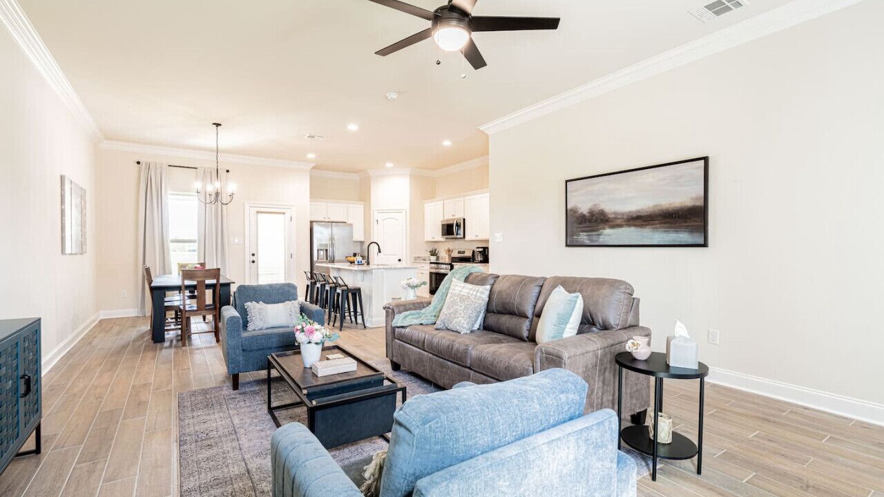 Photo of Livingroom in Milton