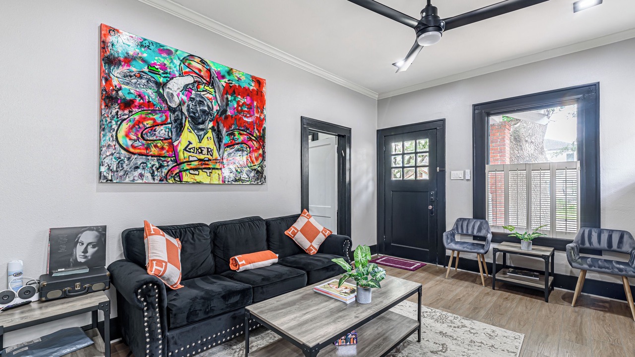 Photo of Livingroom in Greater Heights