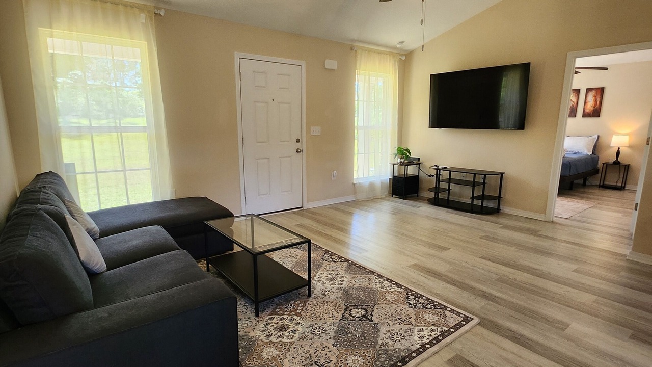 Photo of Livingroom in Milton