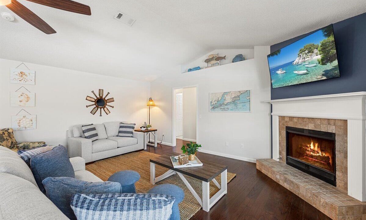 Photo of Livingroom in Ono Island