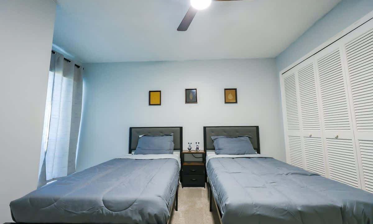 Photo of Bedroom in Florida Center North