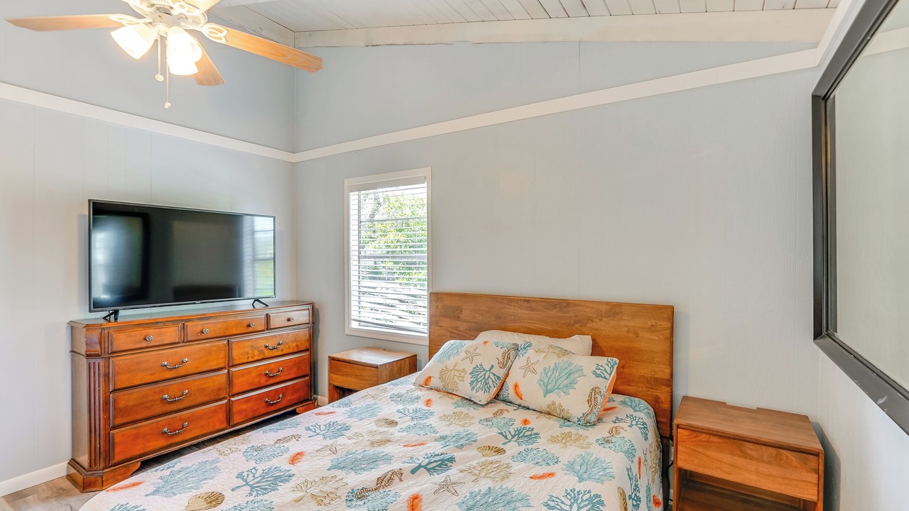 Photo of Bedroom in Alligator Point