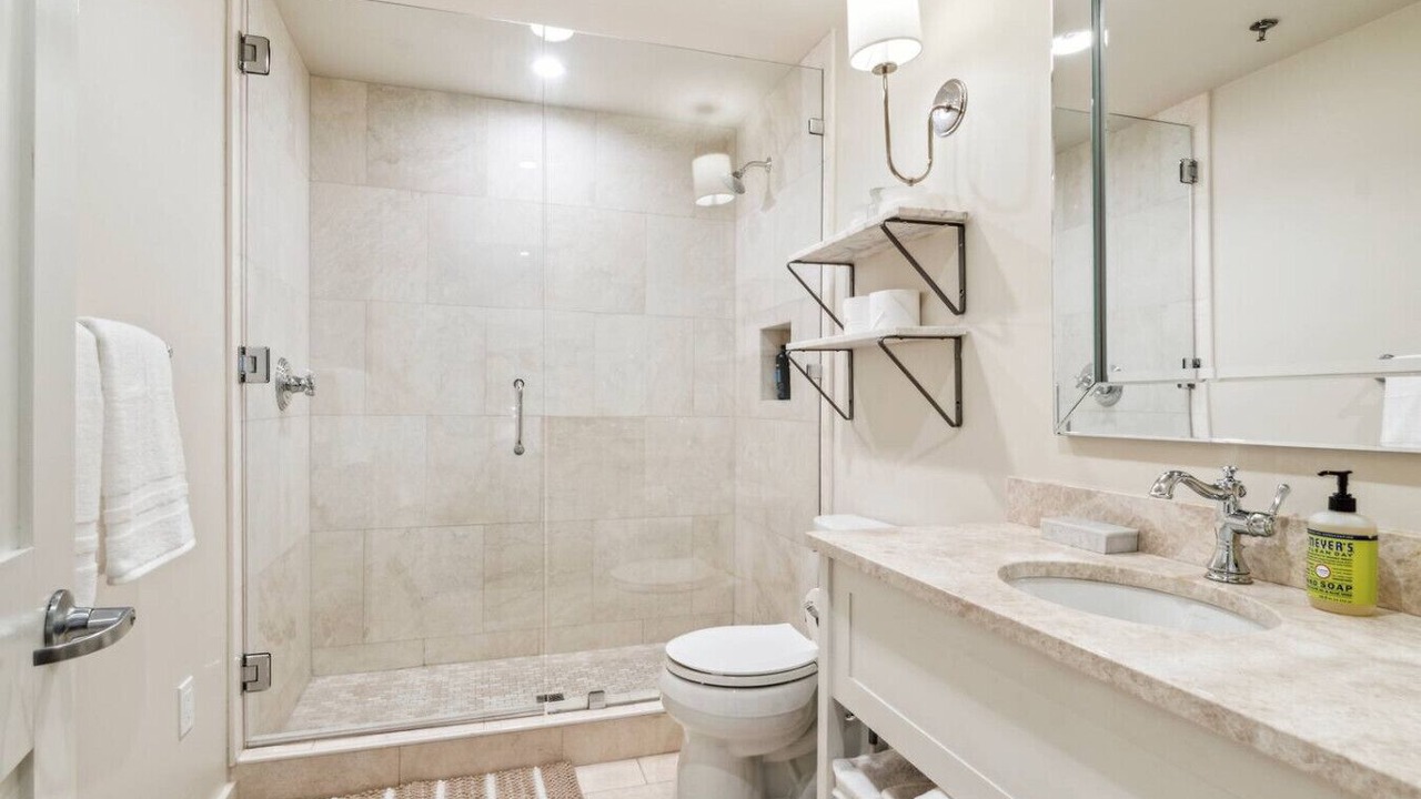Photo of Bathroom in Irish Channel
