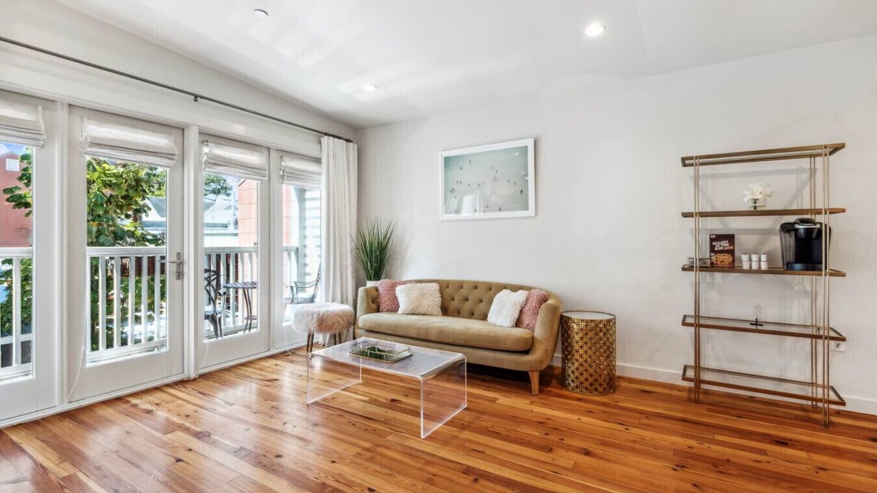 Photo of Livingroom in Irish Channel