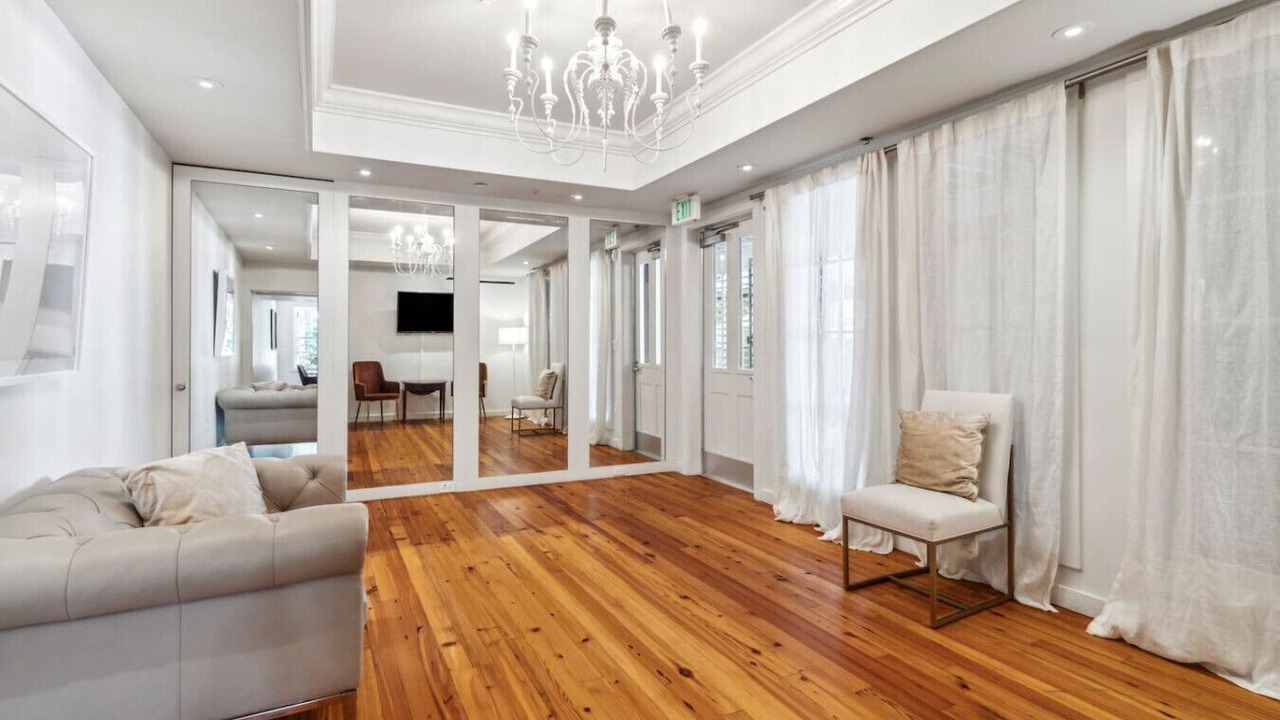 Photo of Livingroom in Irish Channel
