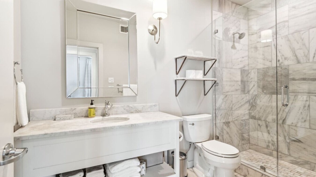 Photo of Bathroom in Irish Channel