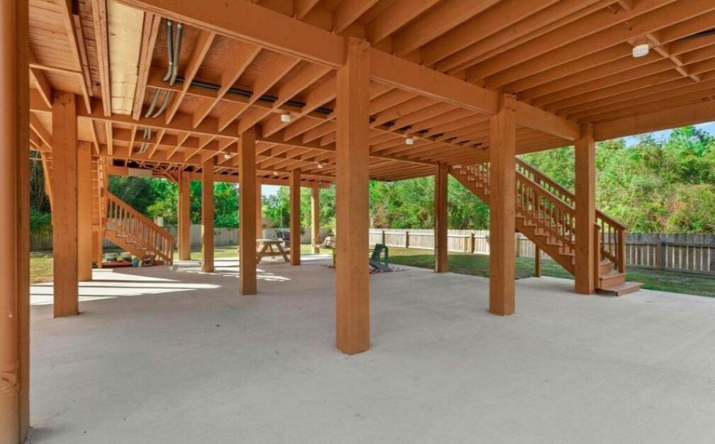Photo of Outdoor in Henderson Point