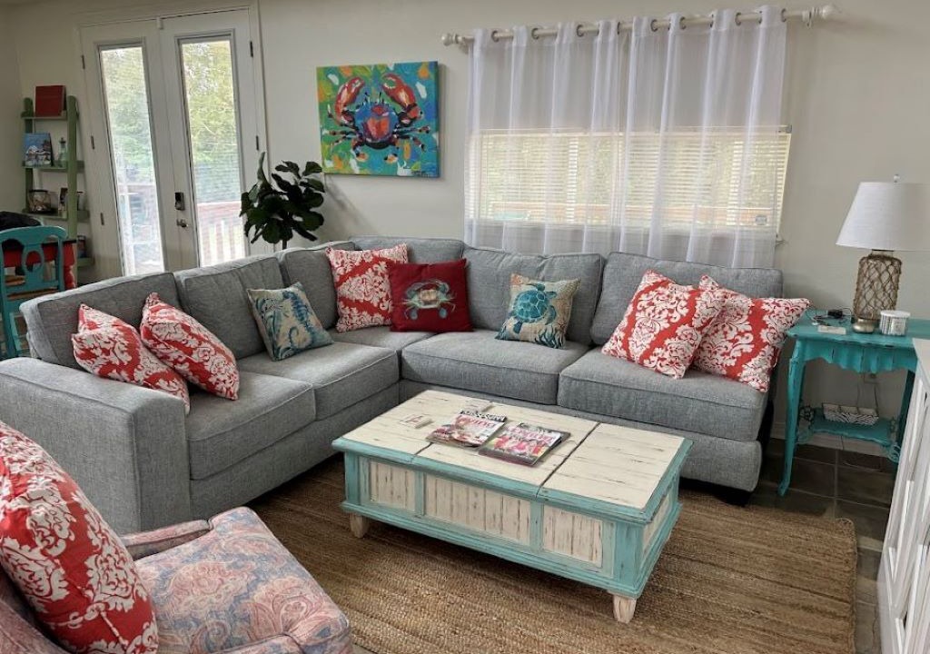 Photo of Livingroom in Henderson Point