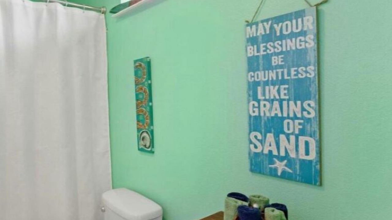 Photo of Bathroom in Henderson Point