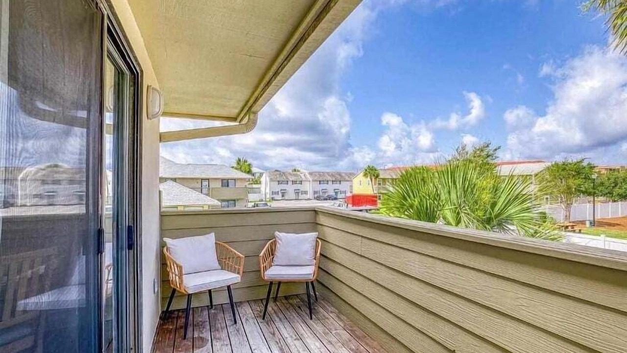 Photo of Patio Balcony in Emerald Waters Village