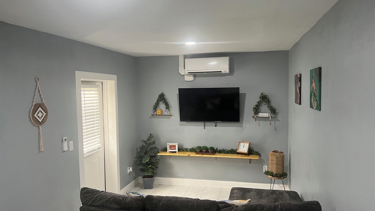 Photo of Livingroom in Cypress Gardens