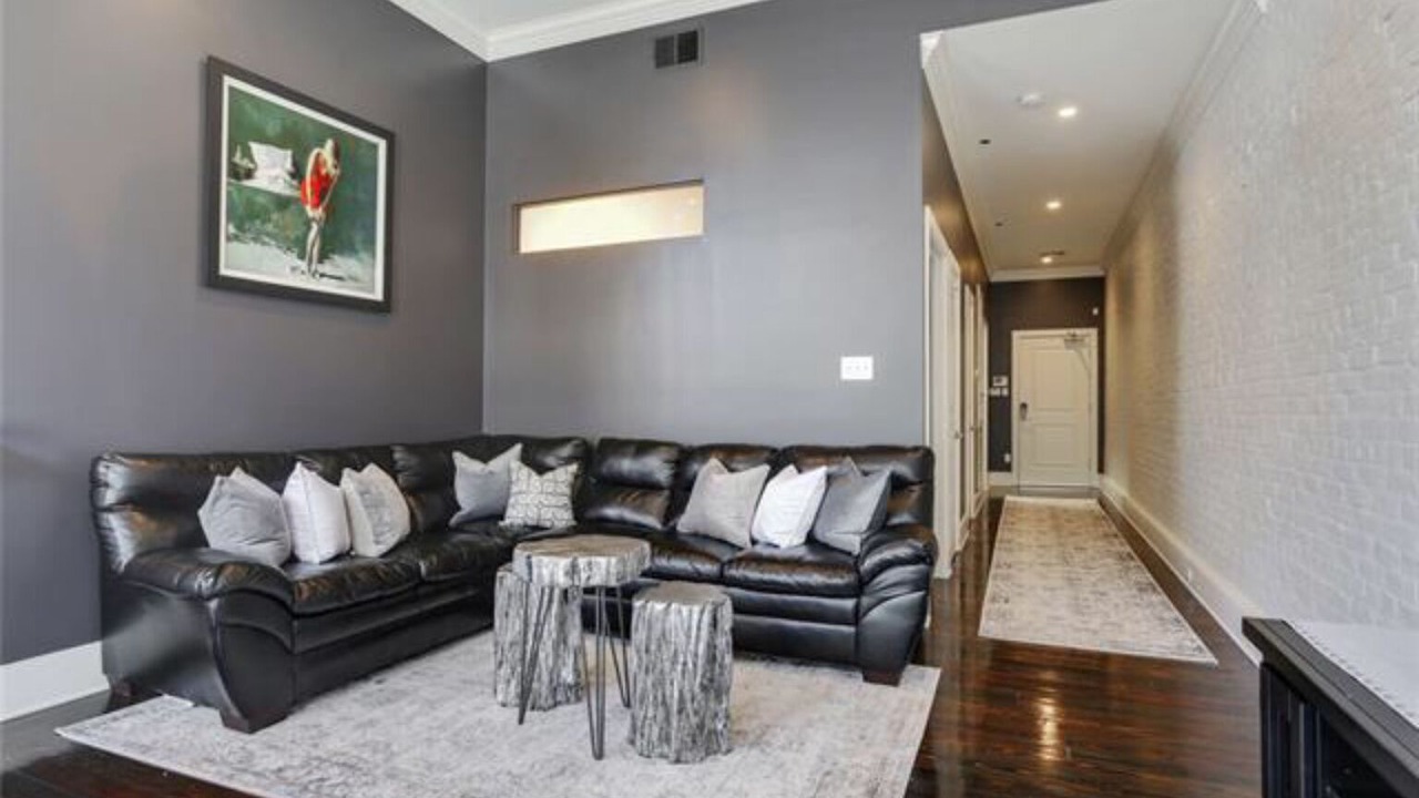 Photo of Livingroom in French Quarter