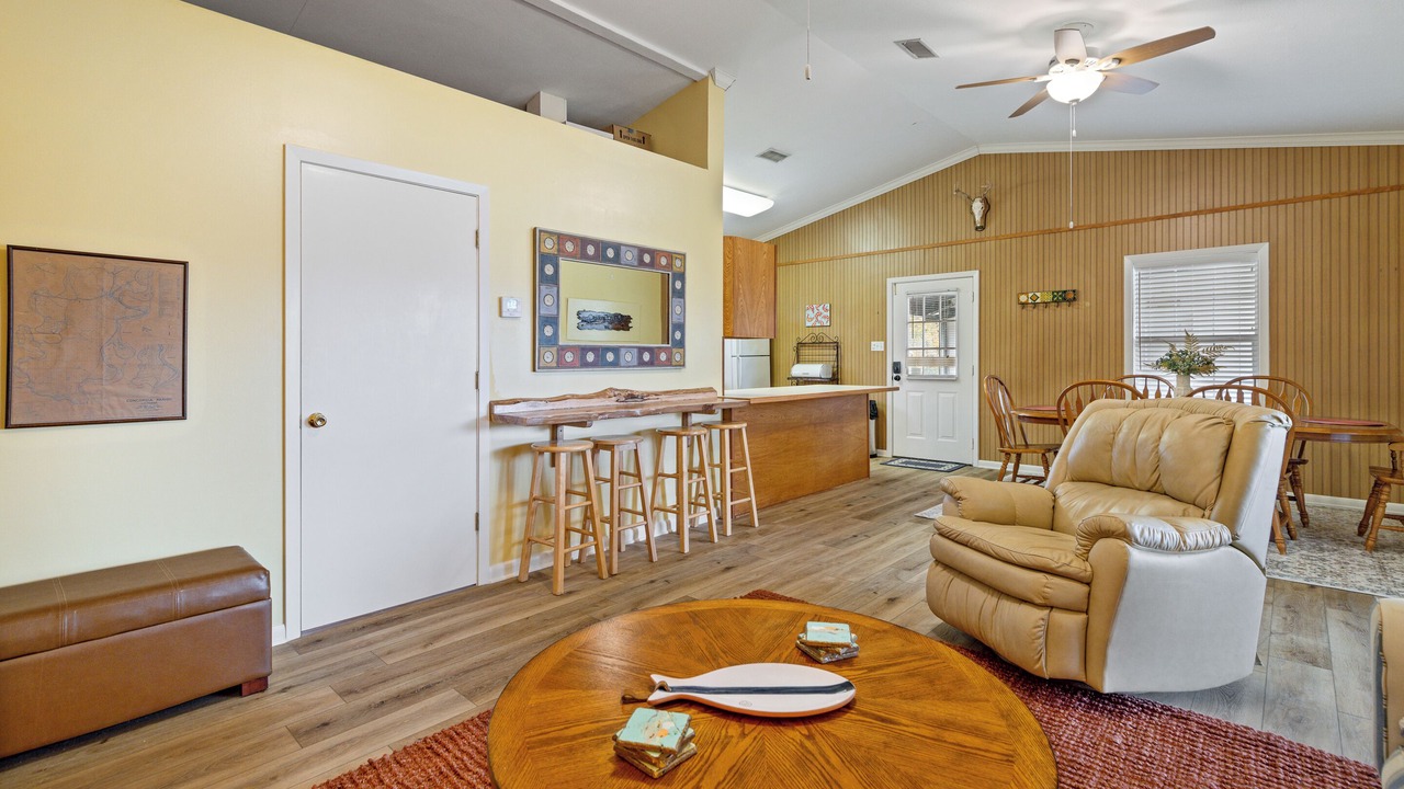 Photo of Livingroom in Acme
