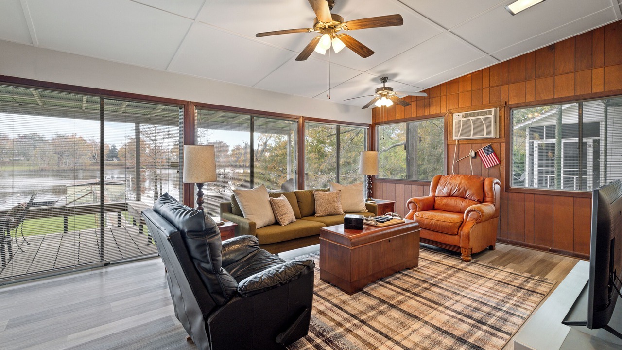 Photo of Livingroom in Monterey