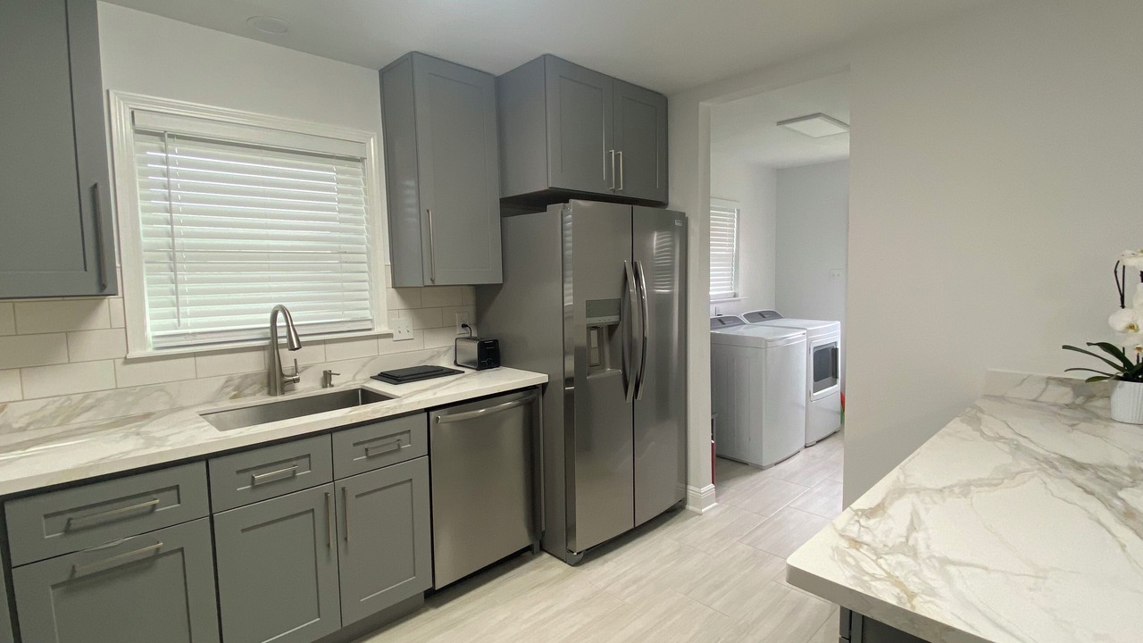 Photo of Kitchen in Kenner - Louis Armstrong International Airport