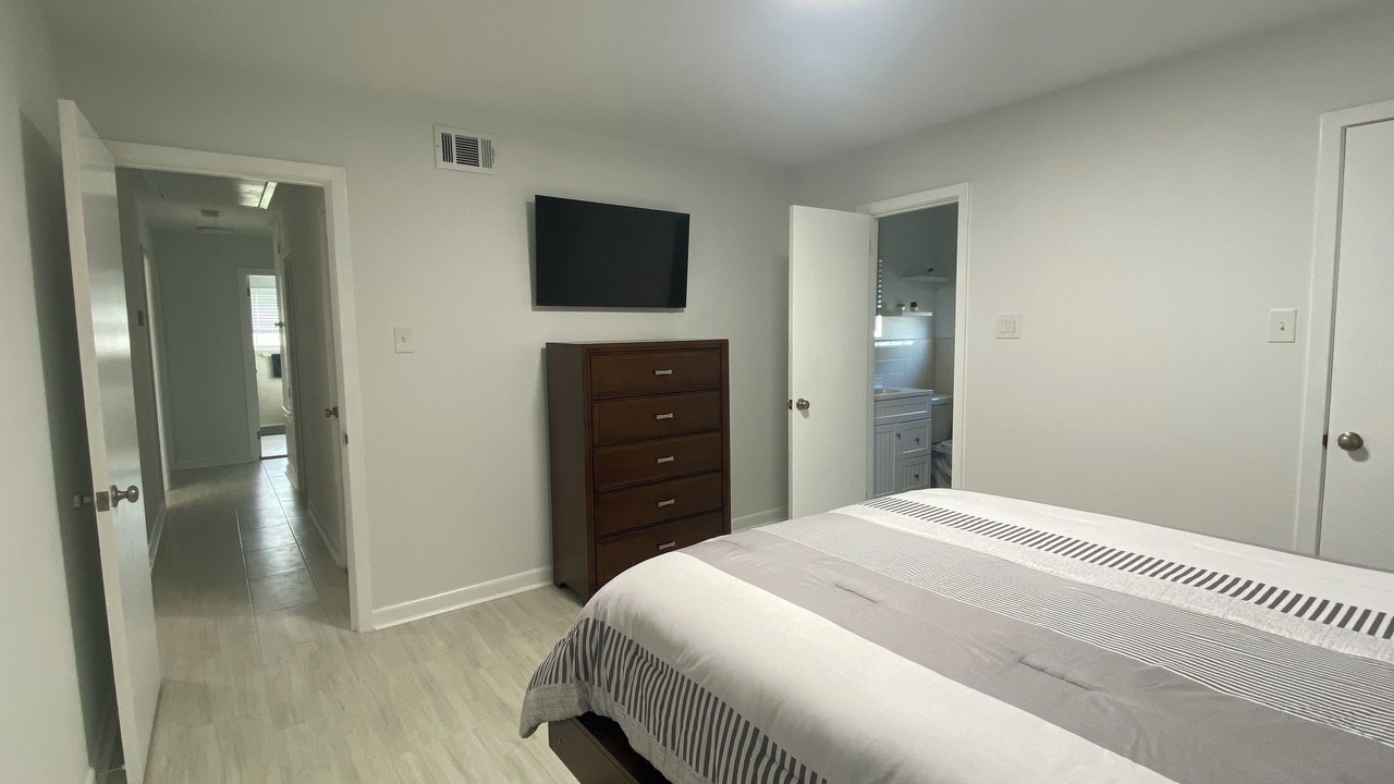 Photo of Bedroom in Kenner - Louis Armstrong International Airport