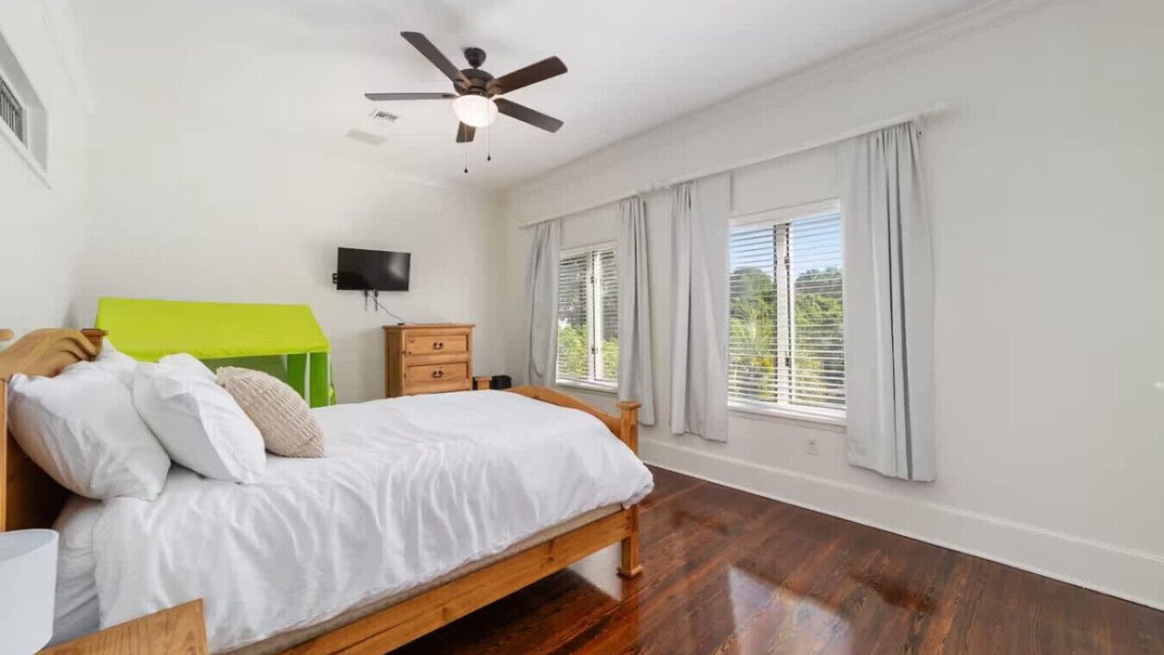 Photo of Bedroom in Historic District