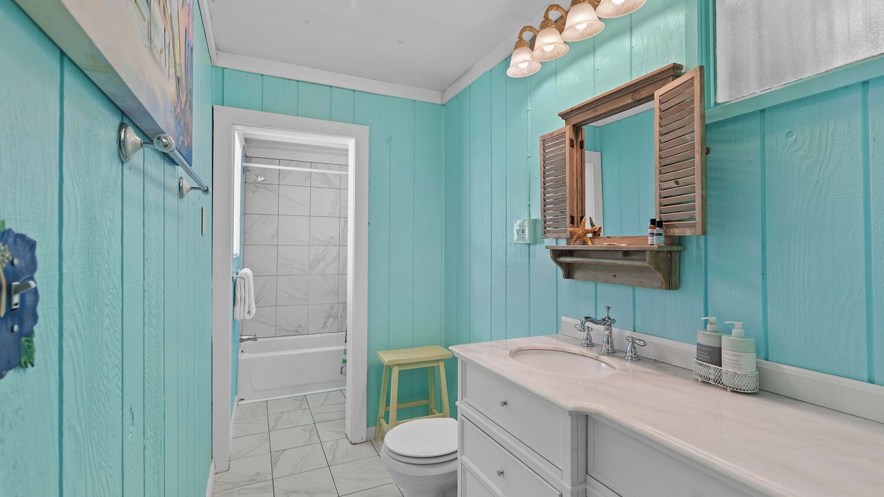 Photo of Bathroom in Uptown - Upper Duval
