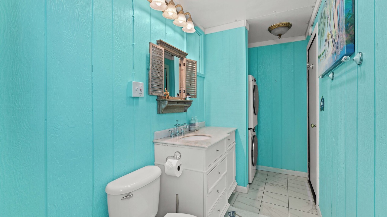 Photo of Bathroom in Uptown - Upper Duval