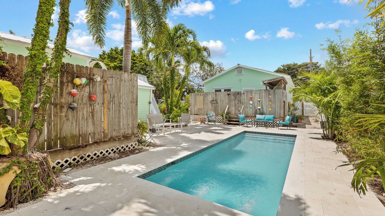 Photo of Outdoor in Uptown - Upper Duval
