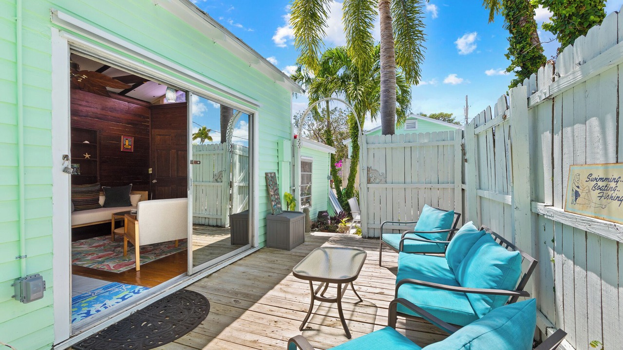 Photo of Patio Balcony in Uptown - Upper Duval