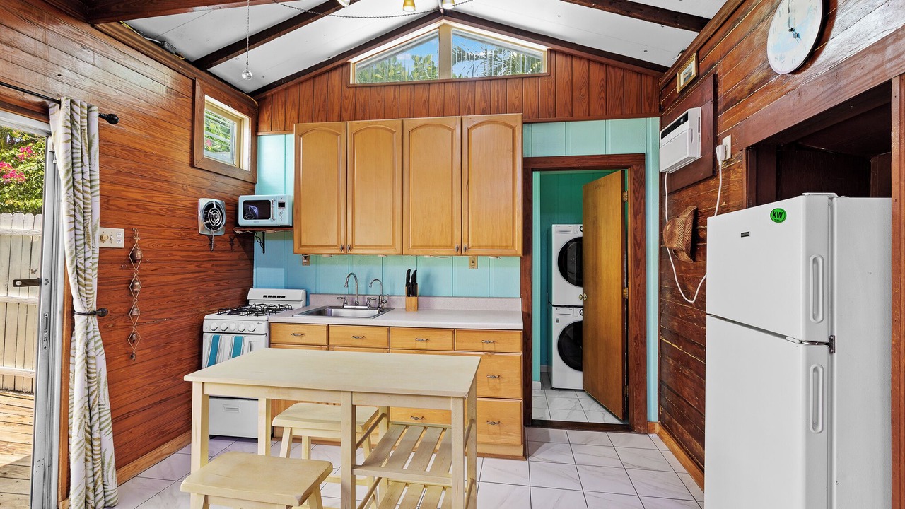 Photo of Kitchen in Uptown - Upper Duval