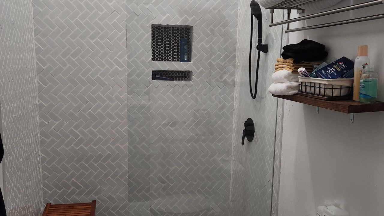 Photo of Bathroom in South 7th Ward