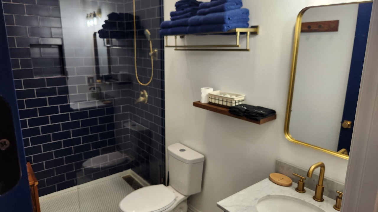 Photo of Bathroom in South 7th Ward