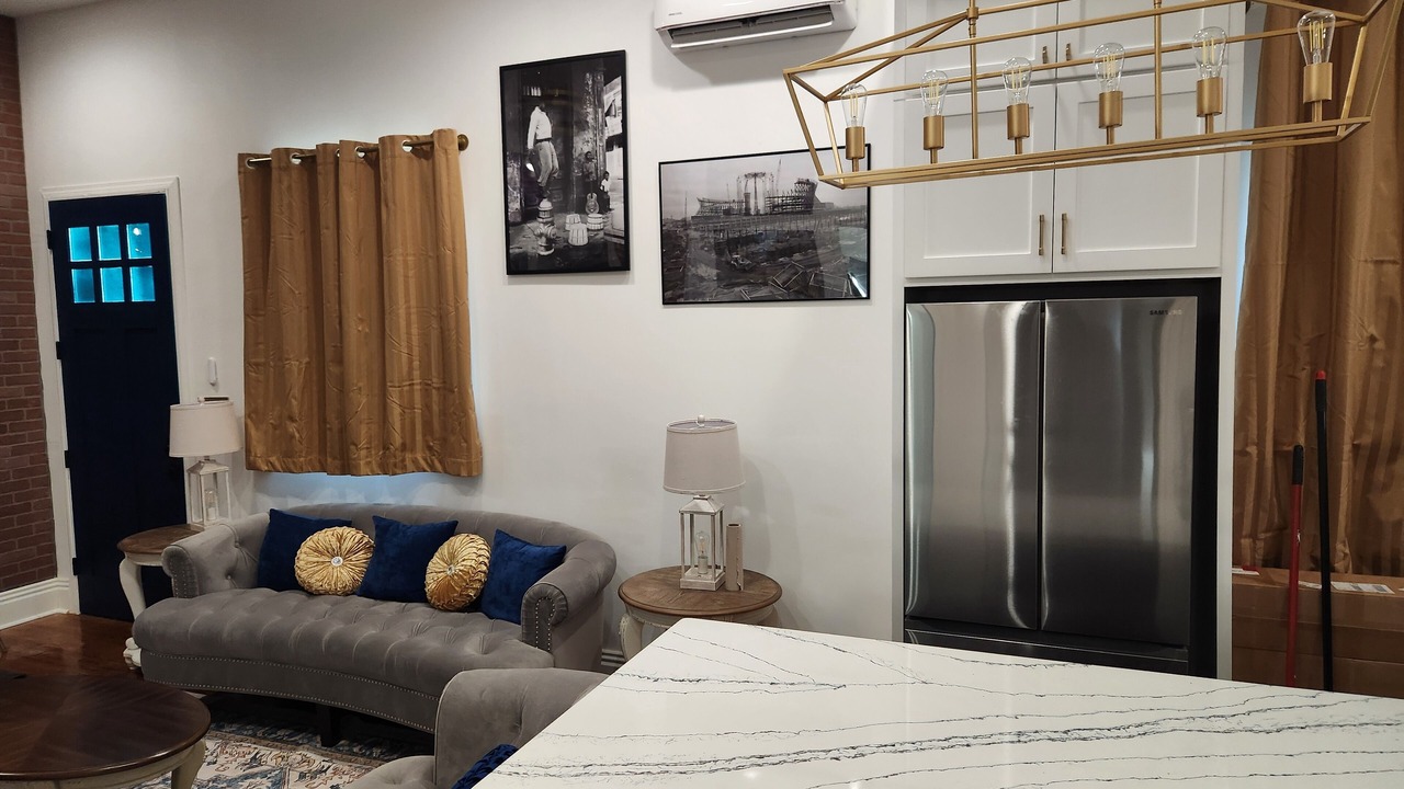 Photo of Livingroom in South 7th Ward