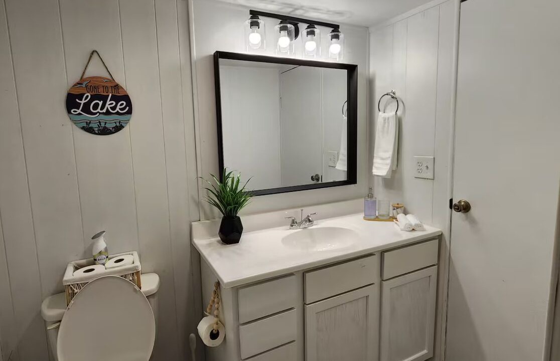Photo of Bathroom in Hemphill