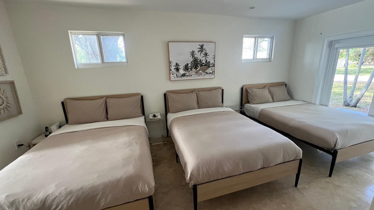 Photo of Bedroom in Biscayne Park