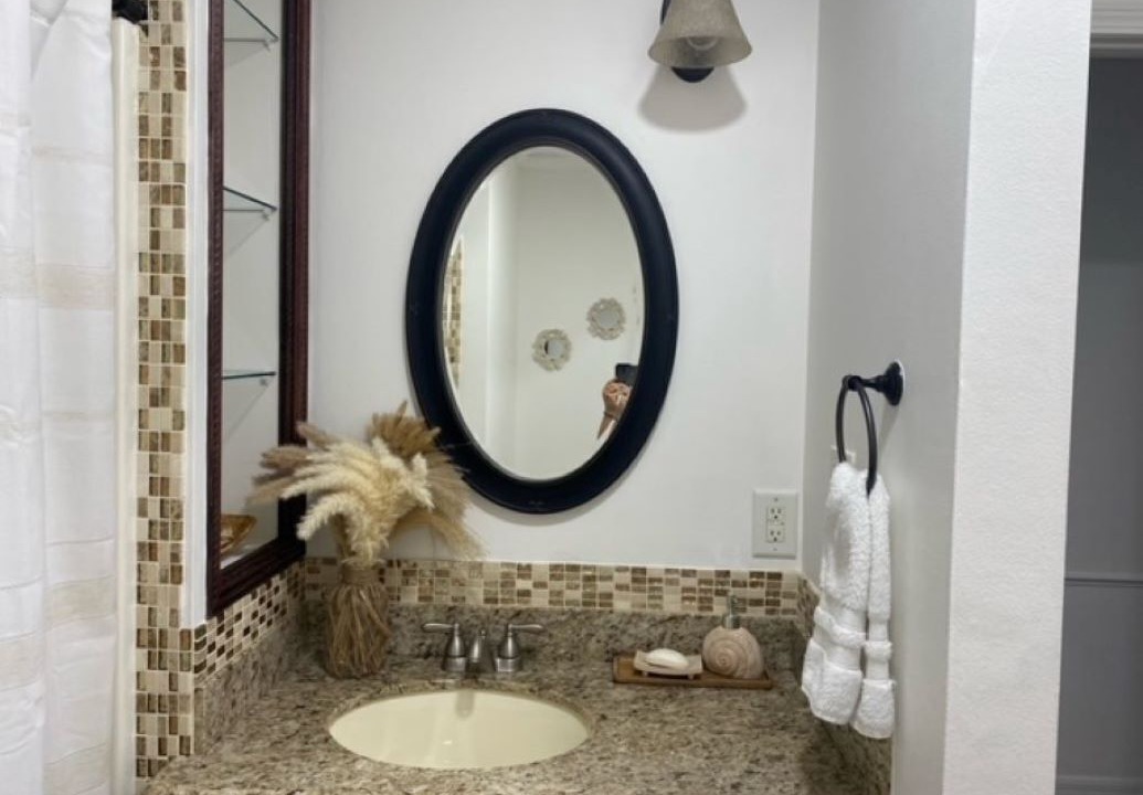 Photo of Bathroom in Lillian