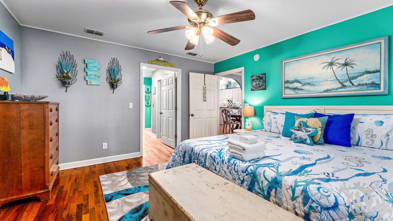 Photo of Bedroom in Eastpoint