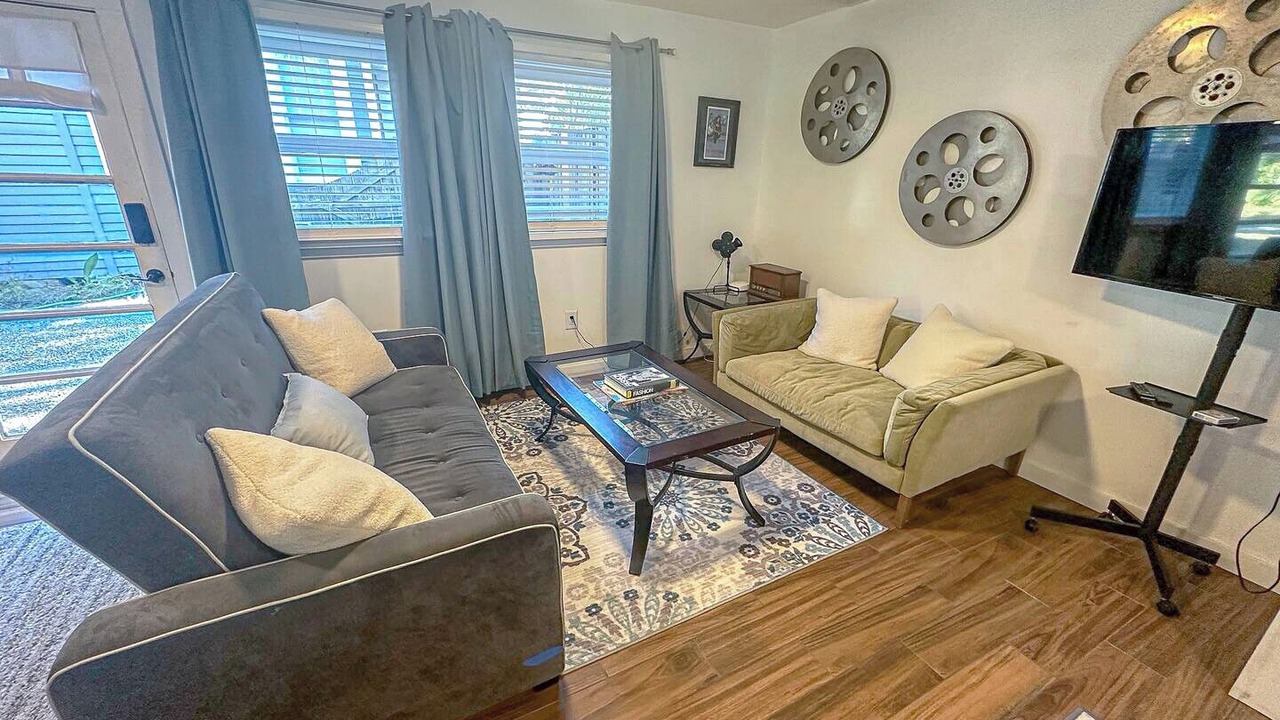 Photo of Livingroom in Long Beach