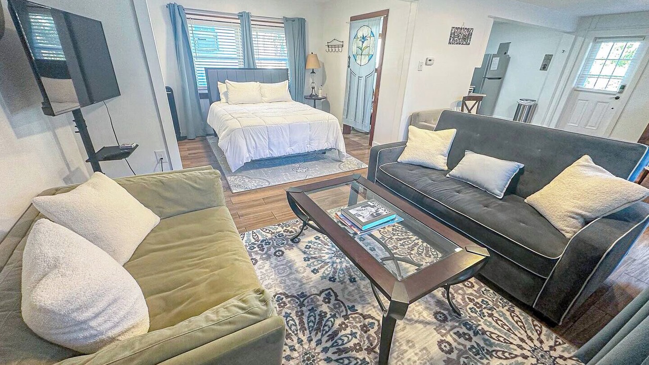 Photo of Bedroom in Long Beach