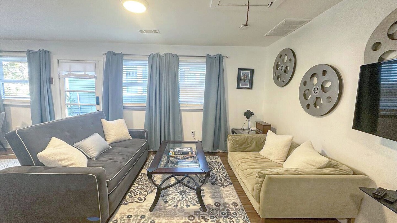 Photo of Livingroom in Long Beach