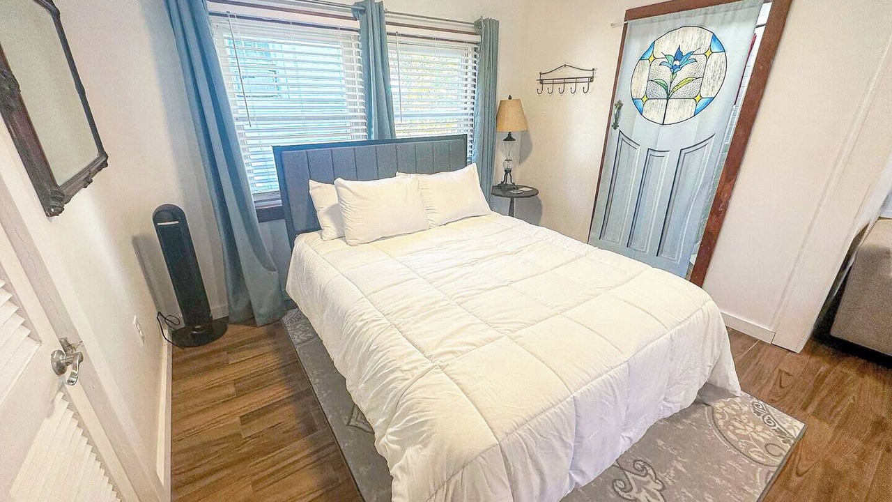 Photo of Bedroom in Long Beach