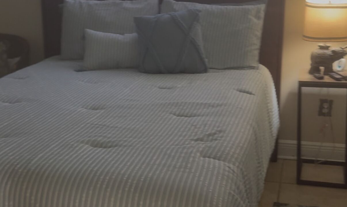 Photo of Bedroom in Little Woods