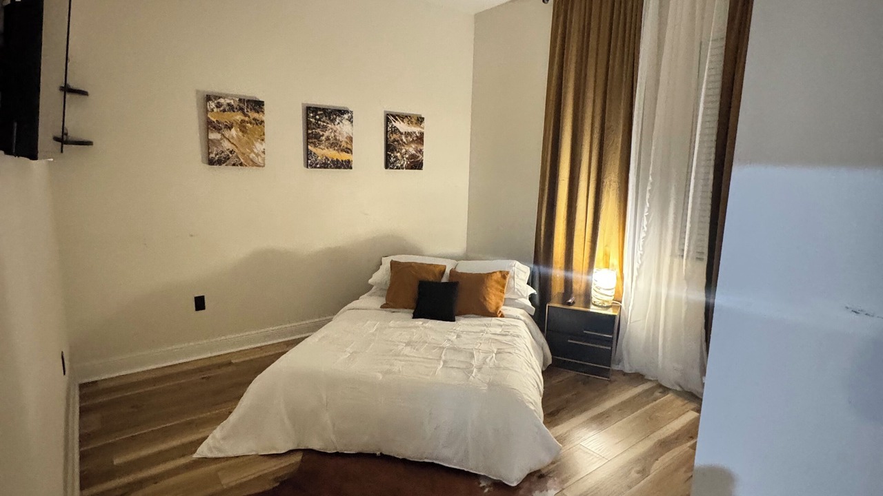 Photo of Bedroom in Little Woods