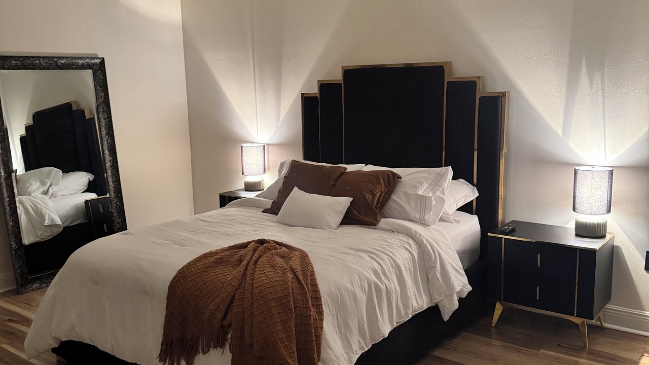 Photo of Bedroom in Little Woods